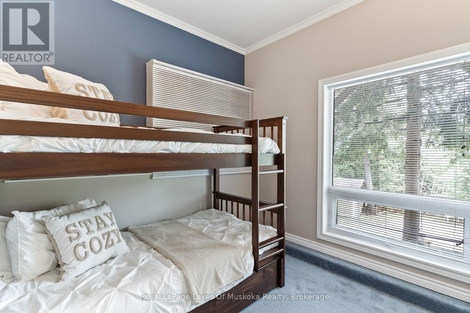 1043 OAKLAND DRIVE Image 7