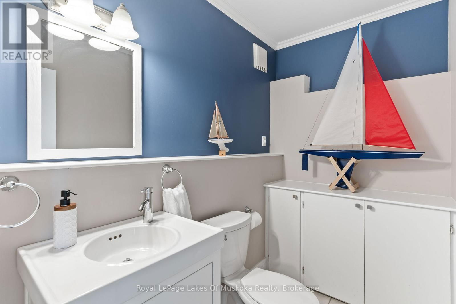 1043 OAKLAND DRIVE Image 8