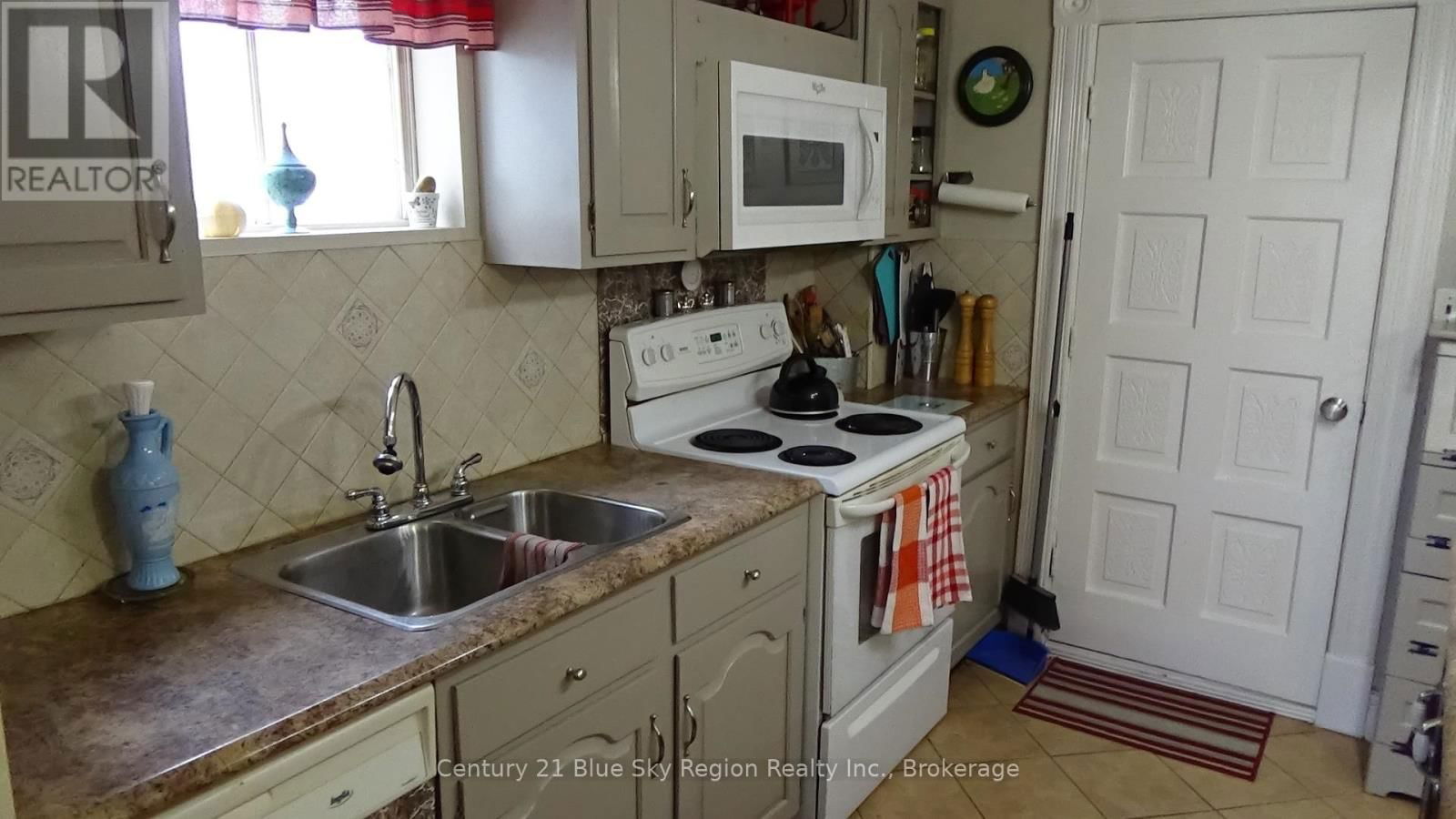 176 CHURCH STREET Image 20