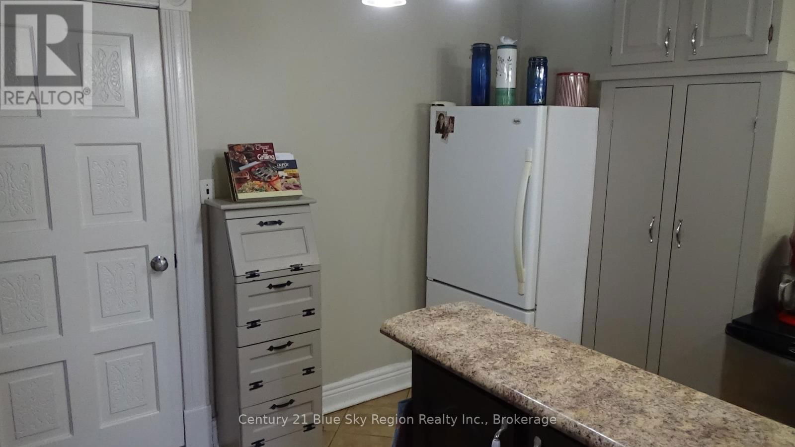 176 CHURCH STREET Image 21