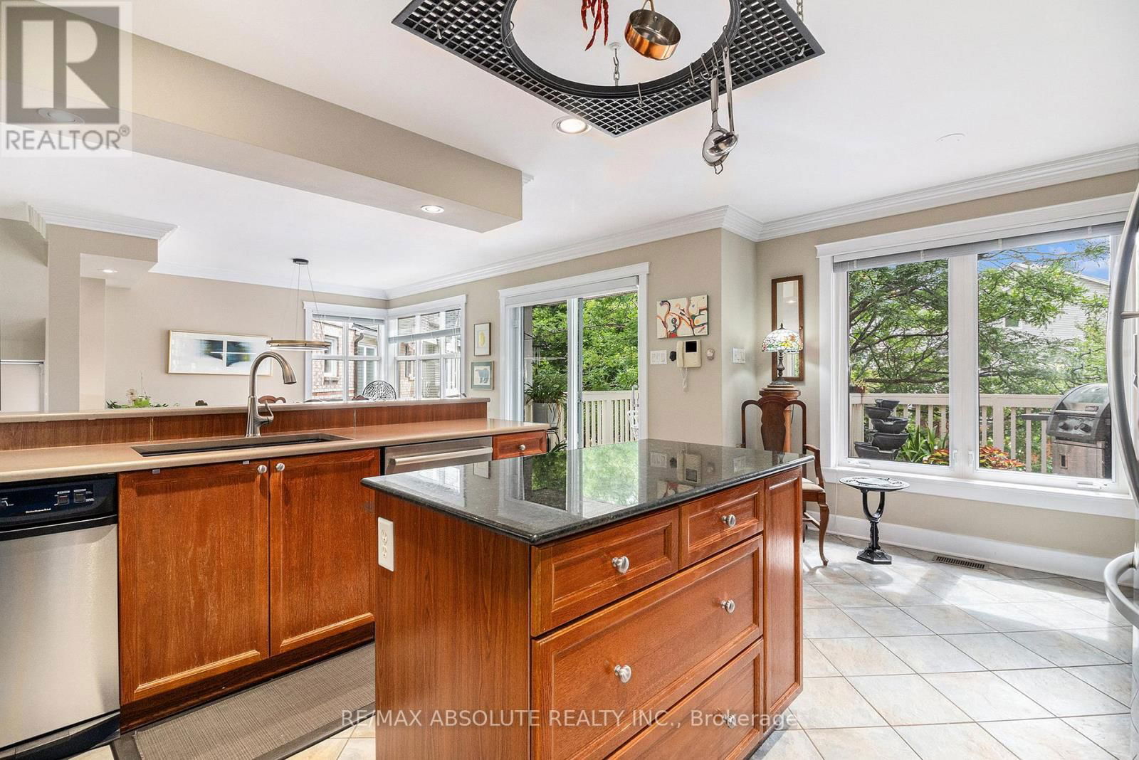 47 ROBINSON AVENUE Image 12