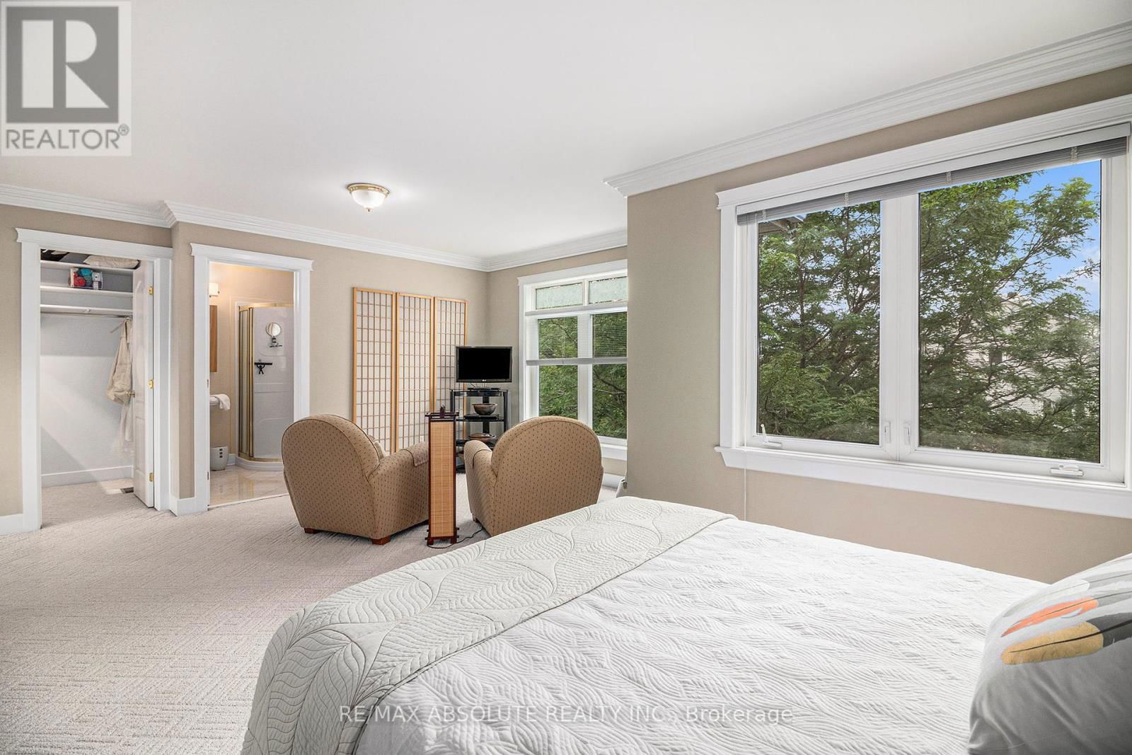 47 ROBINSON AVENUE Image 23