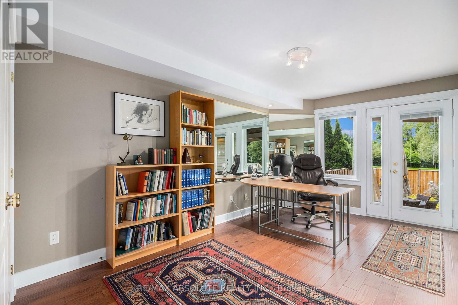 47 ROBINSON AVENUE Image 26