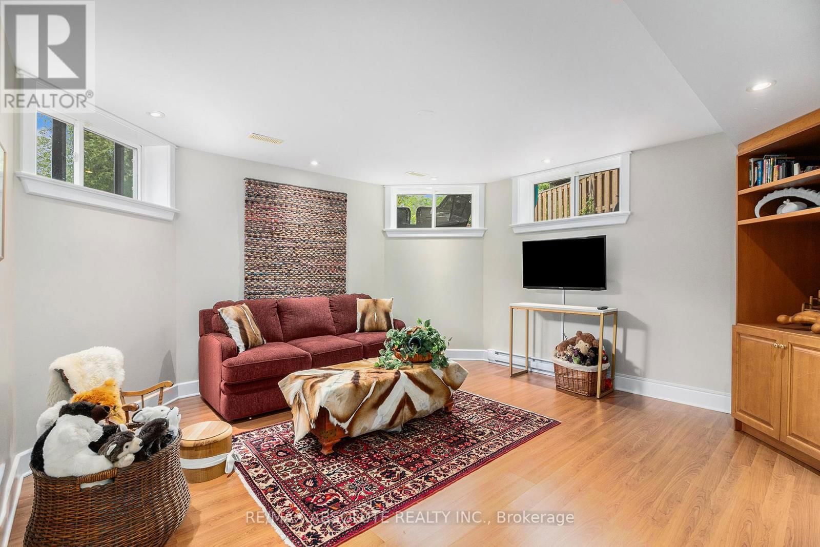 47 ROBINSON AVENUE Image 29