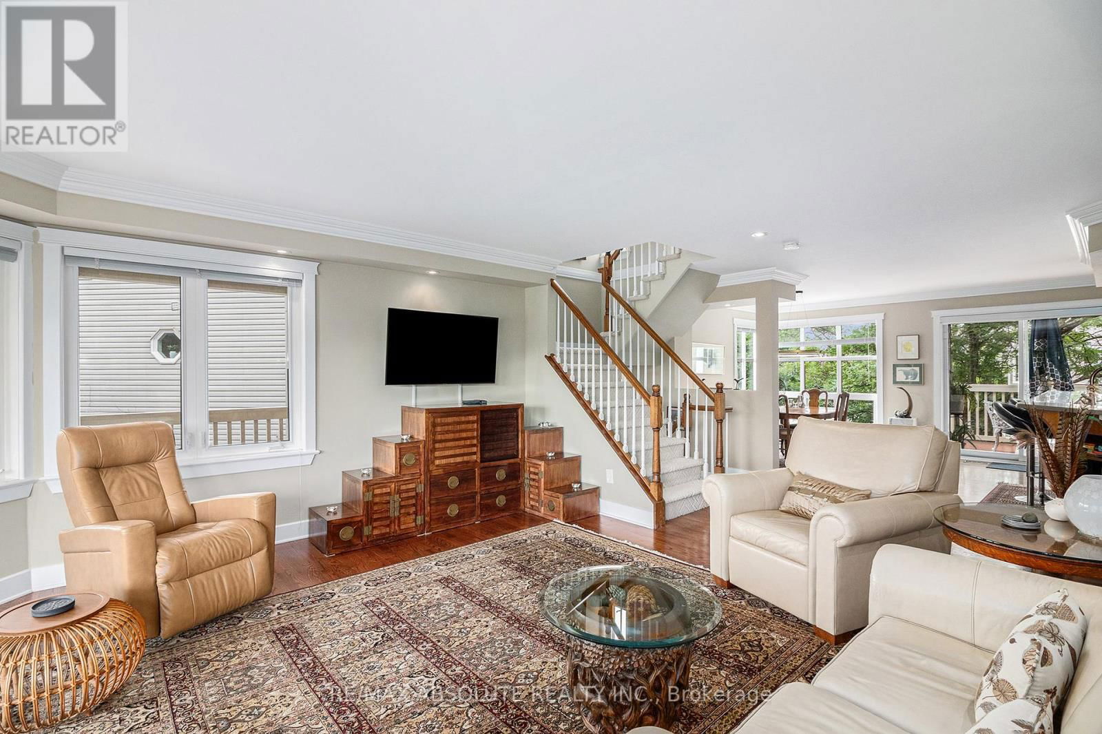 47 ROBINSON AVENUE Image 5
