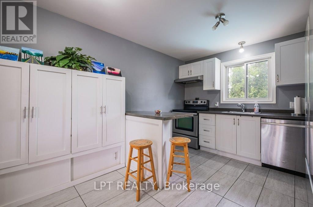 304 SUNRISE CRESCENT Image 10