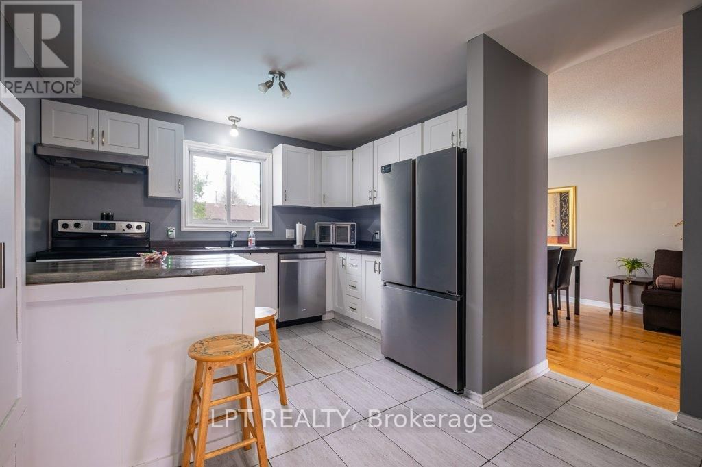 304 SUNRISE CRESCENT Image 12