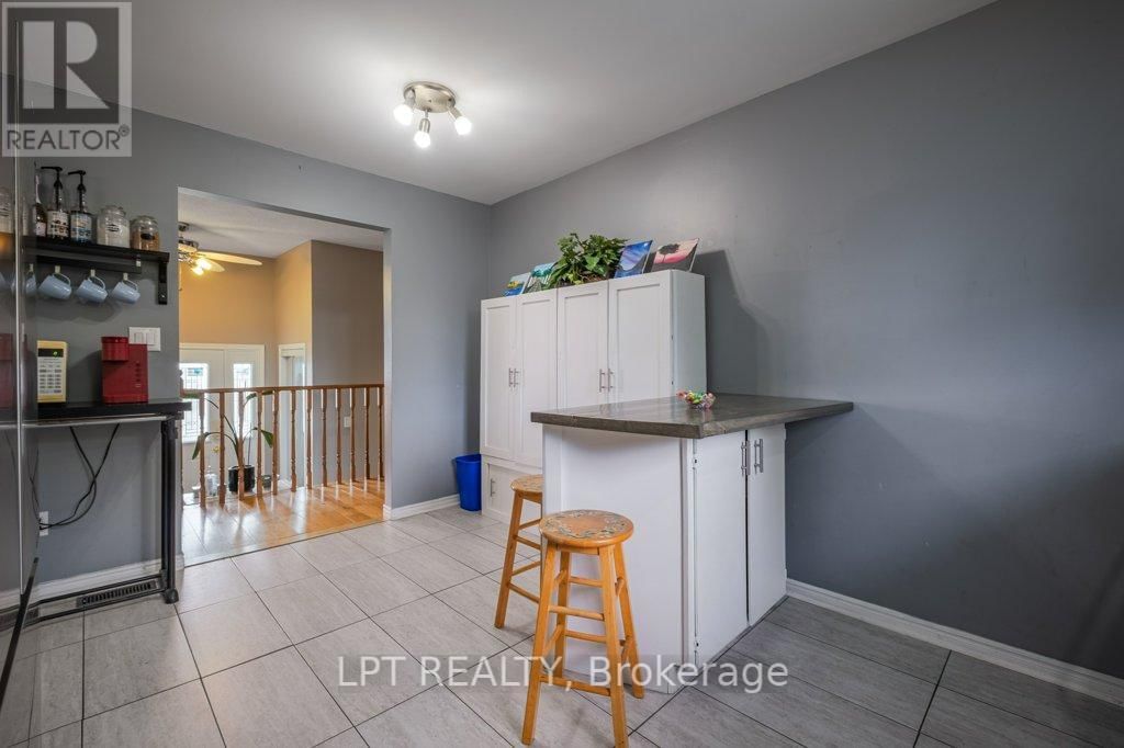 304 SUNRISE CRESCENT Image 13