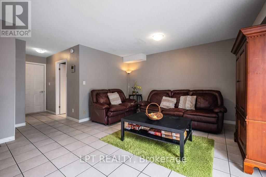 304 SUNRISE CRESCENT Image 17