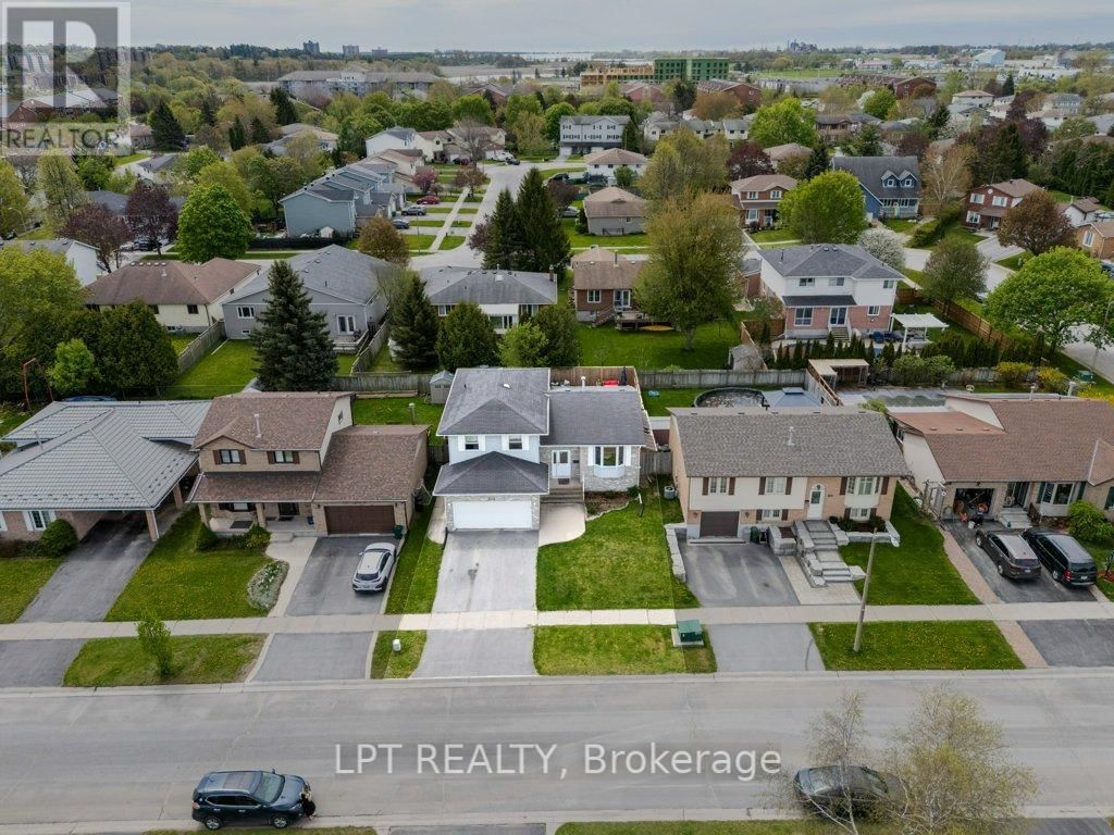 304 SUNRISE CRESCENT Image 2