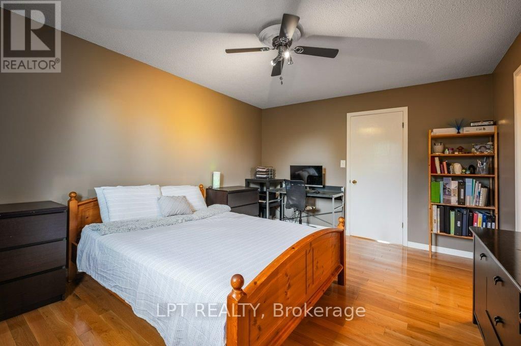 304 SUNRISE CRESCENT Image 21