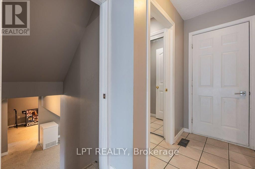 304 SUNRISE CRESCENT Image 30