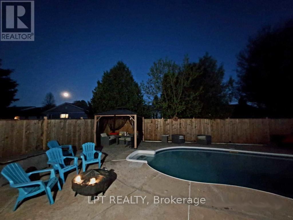 304 SUNRISE CRESCENT Image 36