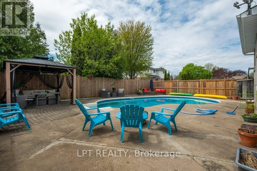 304 SUNRISE CRESCENT Image 37