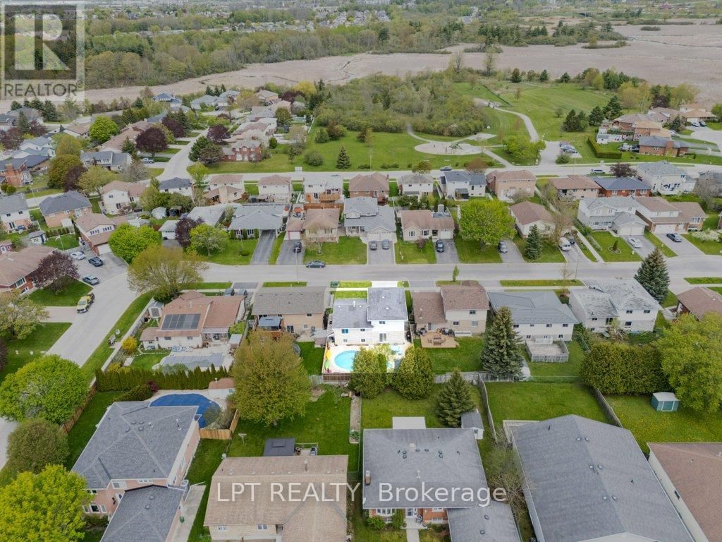 304 SUNRISE CRESCENT Image 47