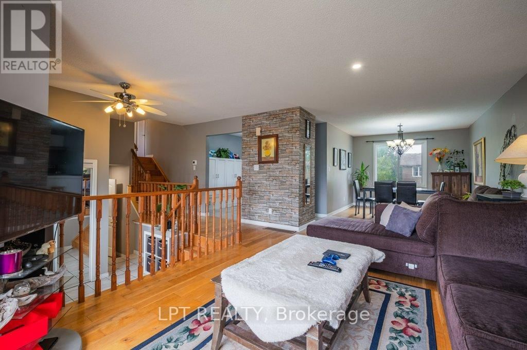 304 SUNRISE CRESCENT Image 6