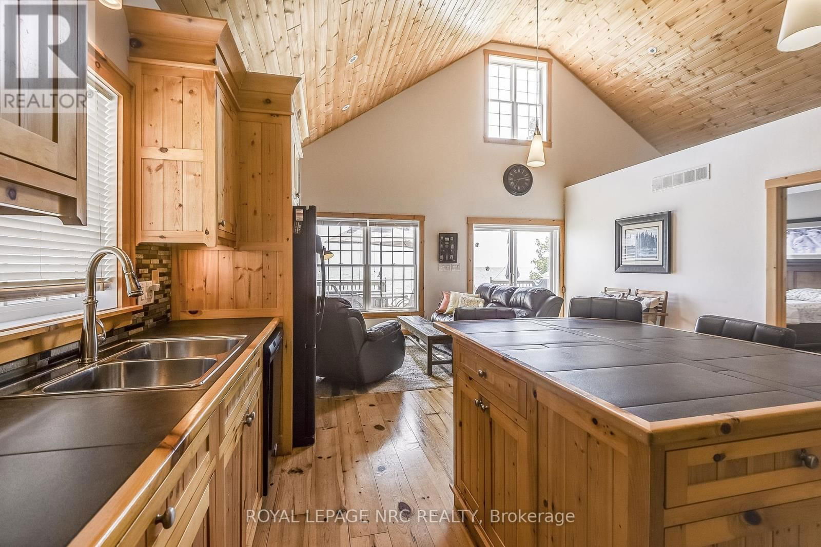 10849 LAKESHORE ROAD WEST Image 10