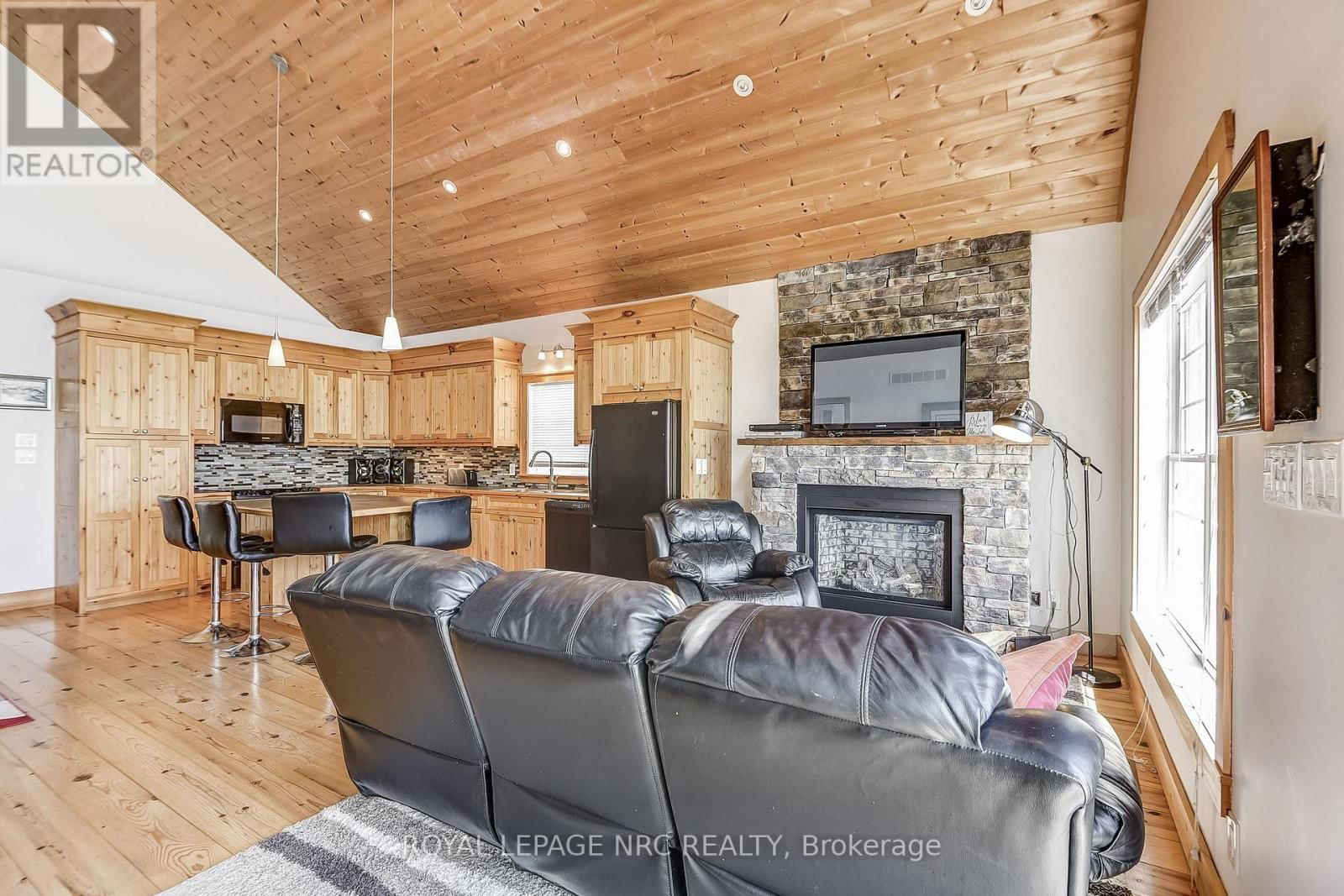 10849 LAKESHORE ROAD WEST Image 14