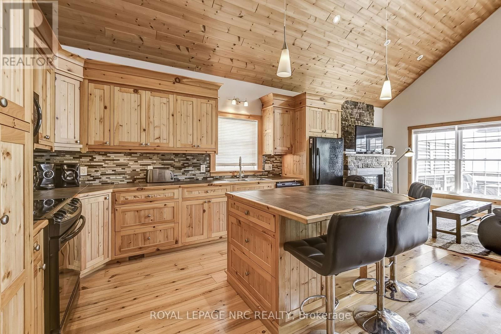 10849 LAKESHORE ROAD WEST Image 9