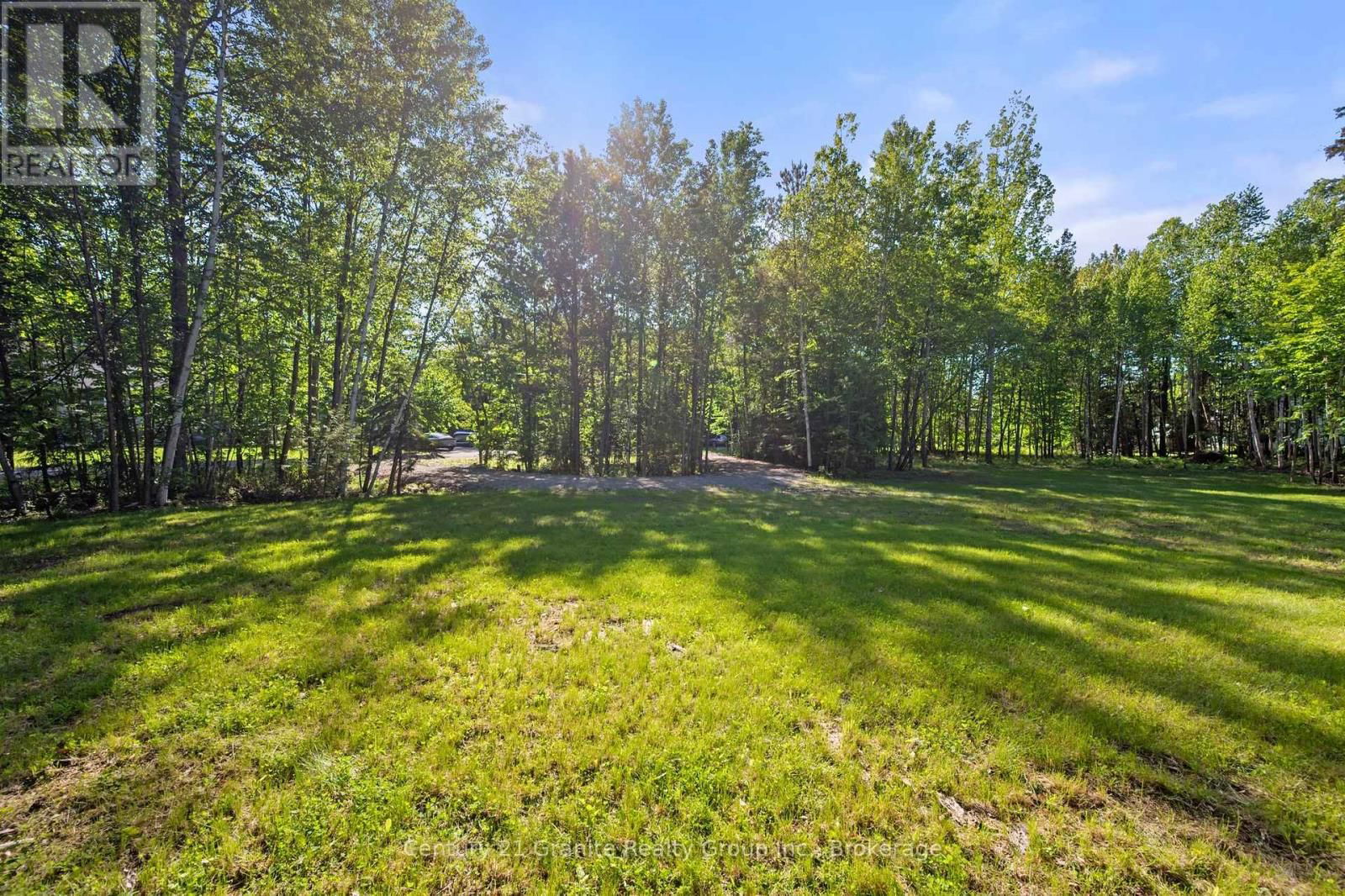 1042 SUBURBAN COURT Image 6