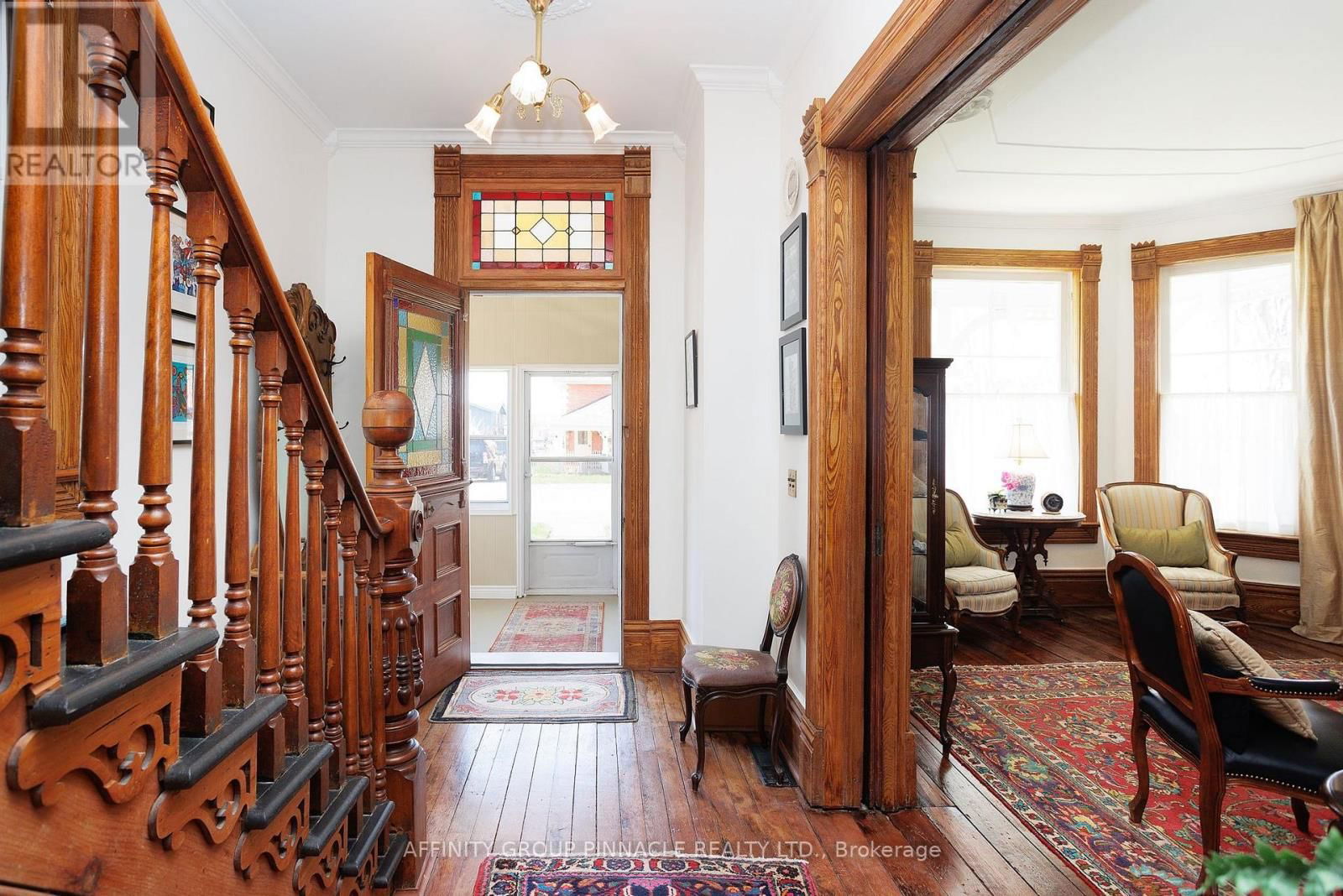 42 OAK STREET Image 10