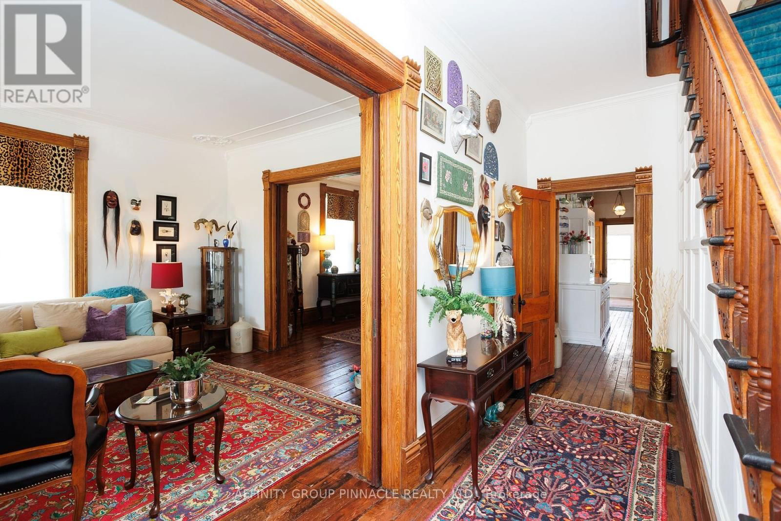 42 OAK STREET Image 11