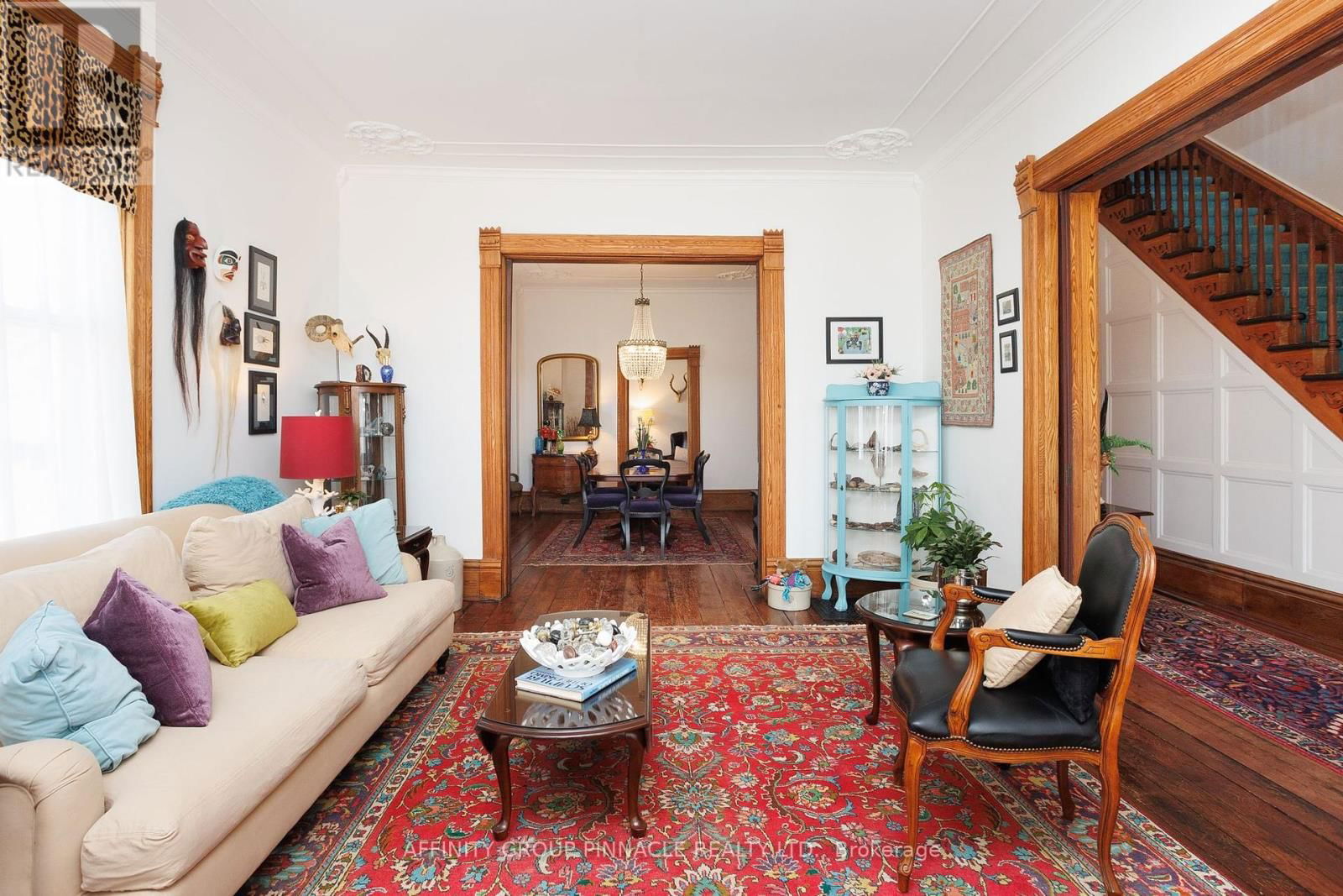 42 OAK STREET Image 14