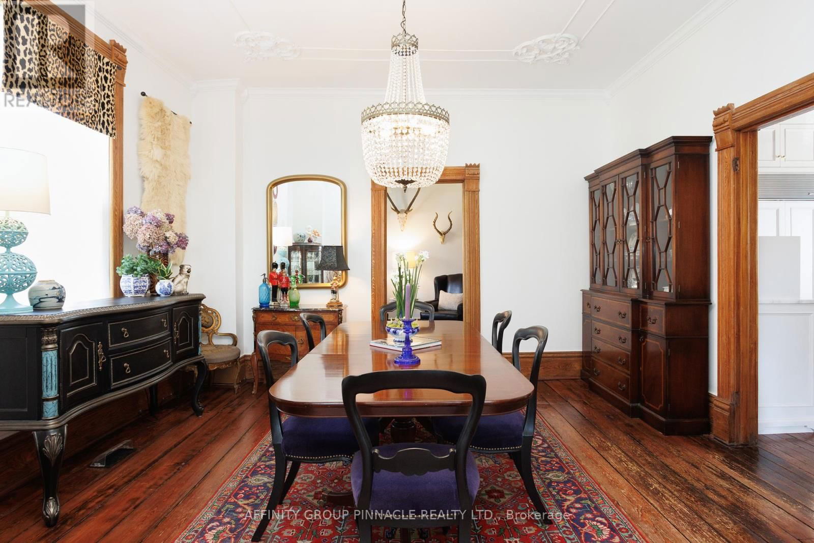 42 OAK STREET Image 15