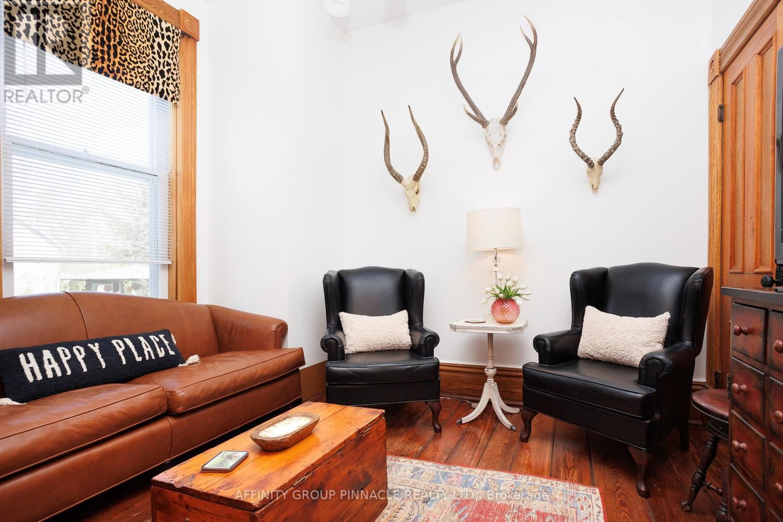 42 OAK STREET Image 18