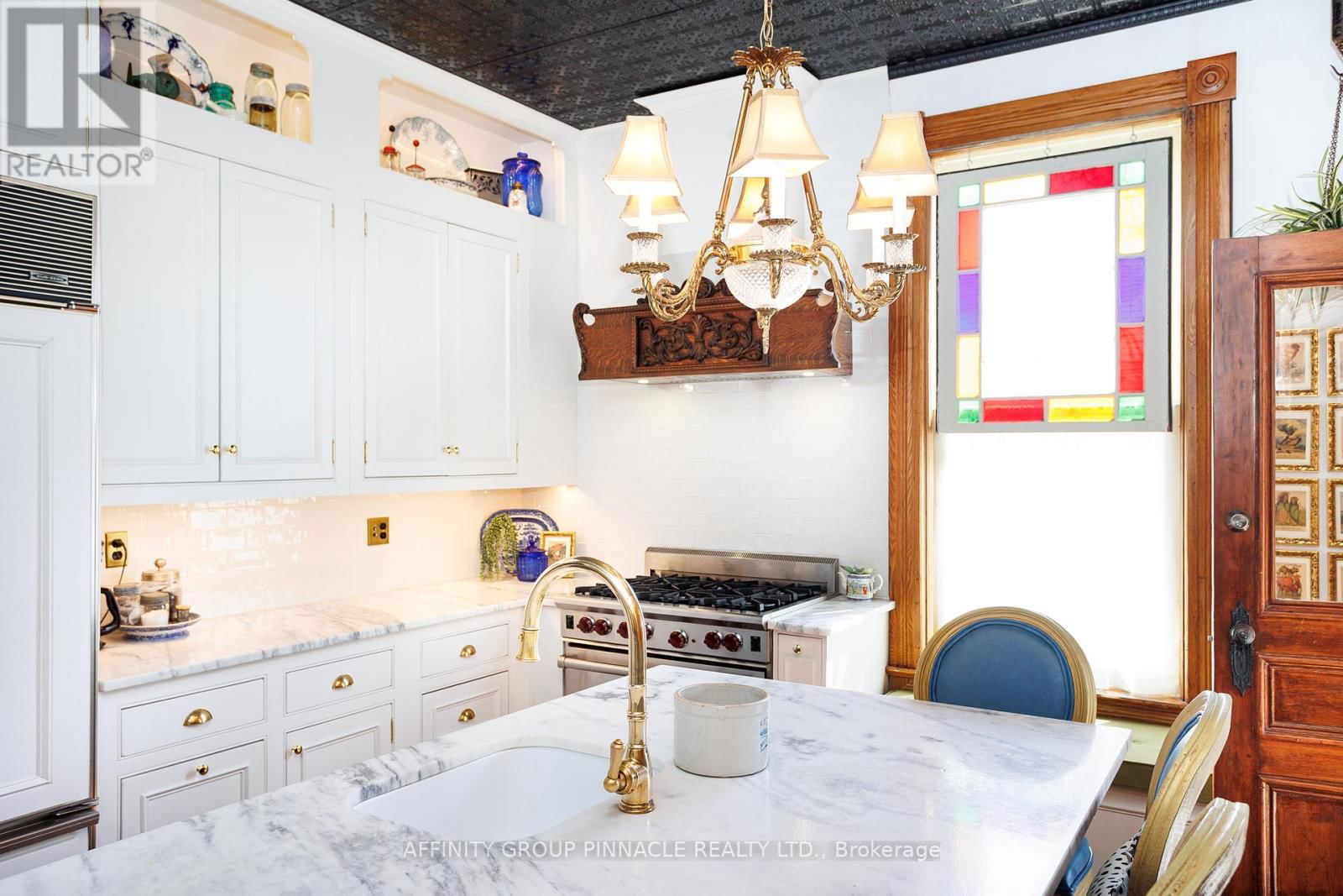 42 OAK STREET Image 21