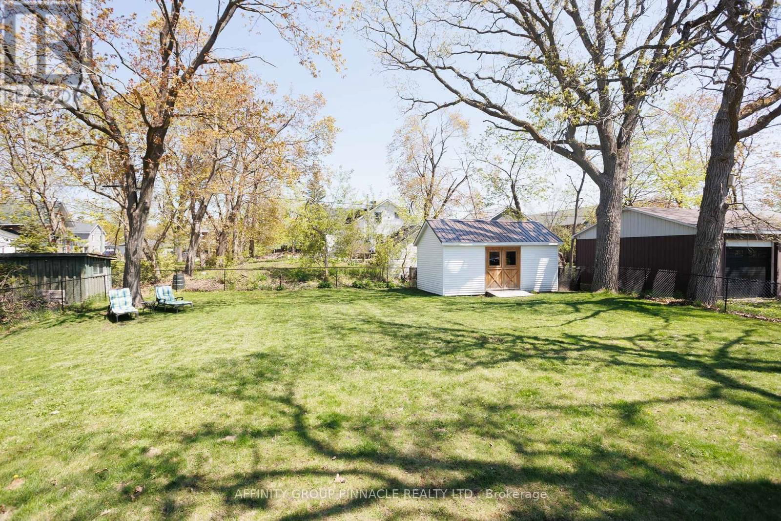 42 OAK STREET Image 41