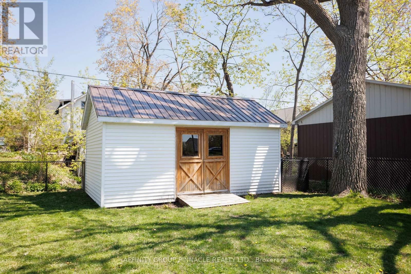 42 OAK STREET Image 42