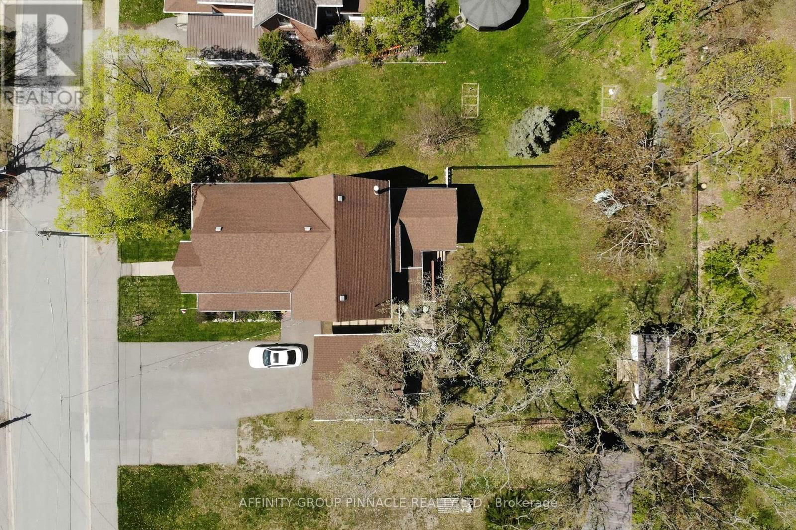 42 OAK STREET Image 46