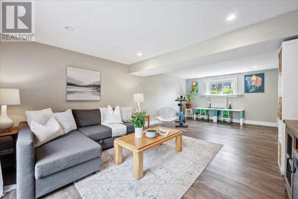 31 CAREY CRESCENT Image 19