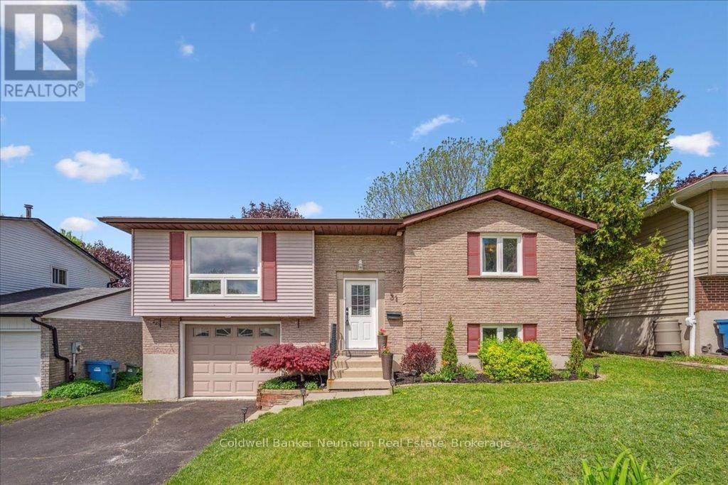 31 CAREY CRESCENT Image 2
