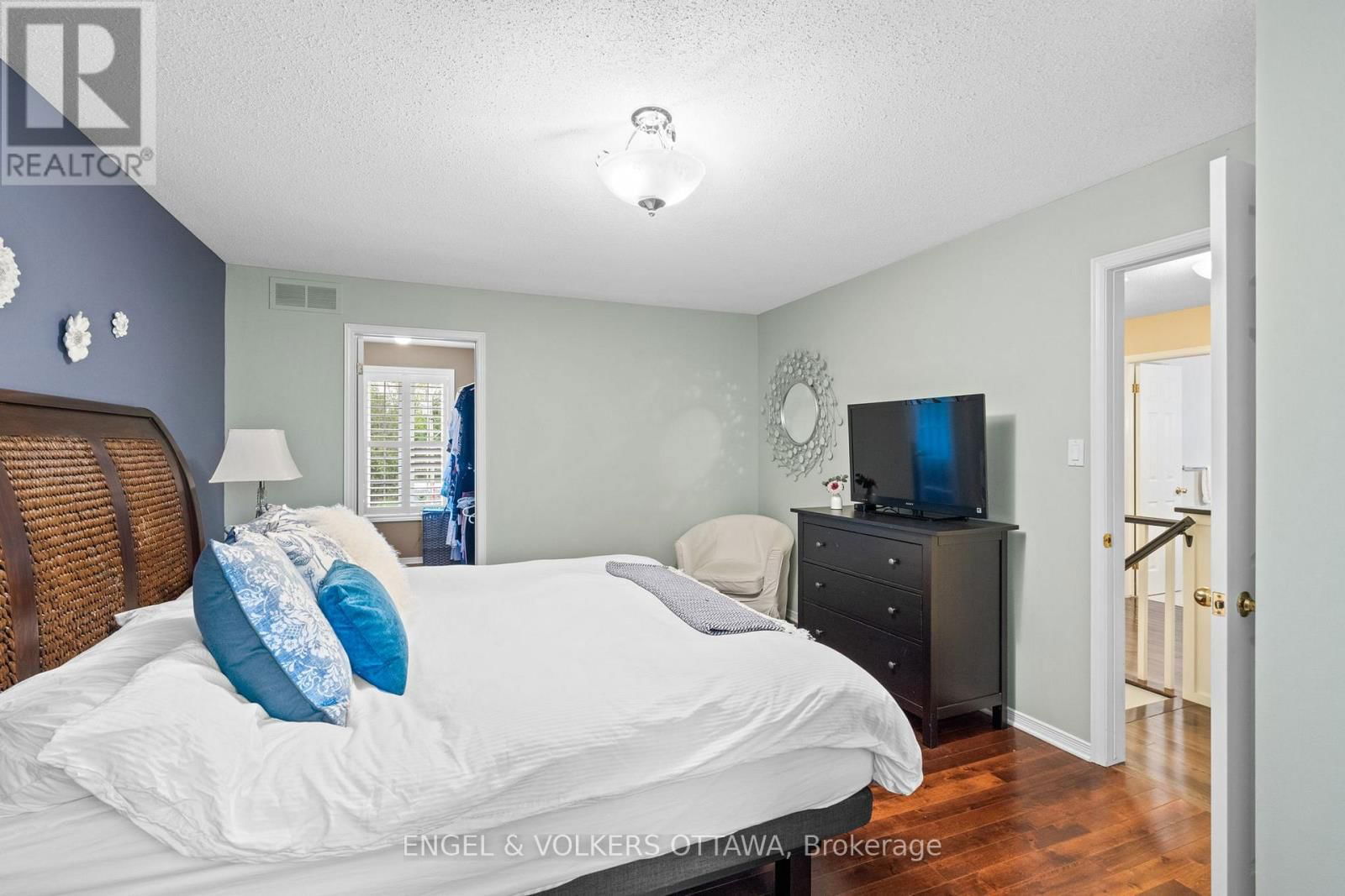 935 FIELDOWN STREET Image 17