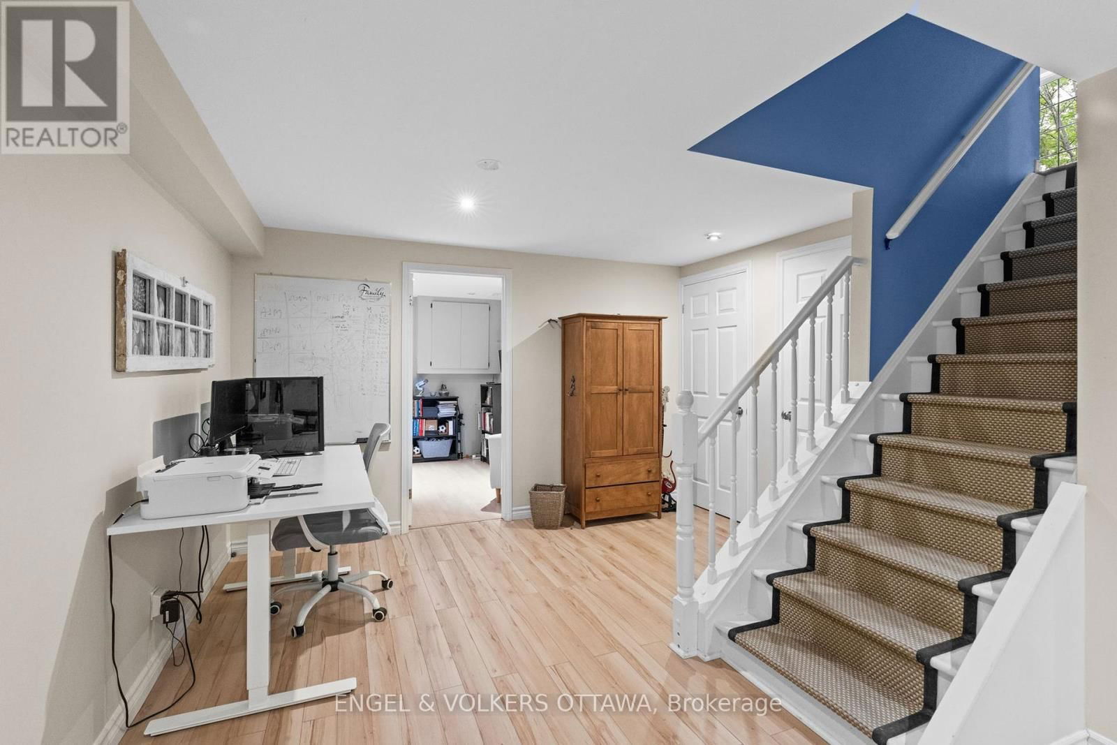 935 FIELDOWN STREET Image 25