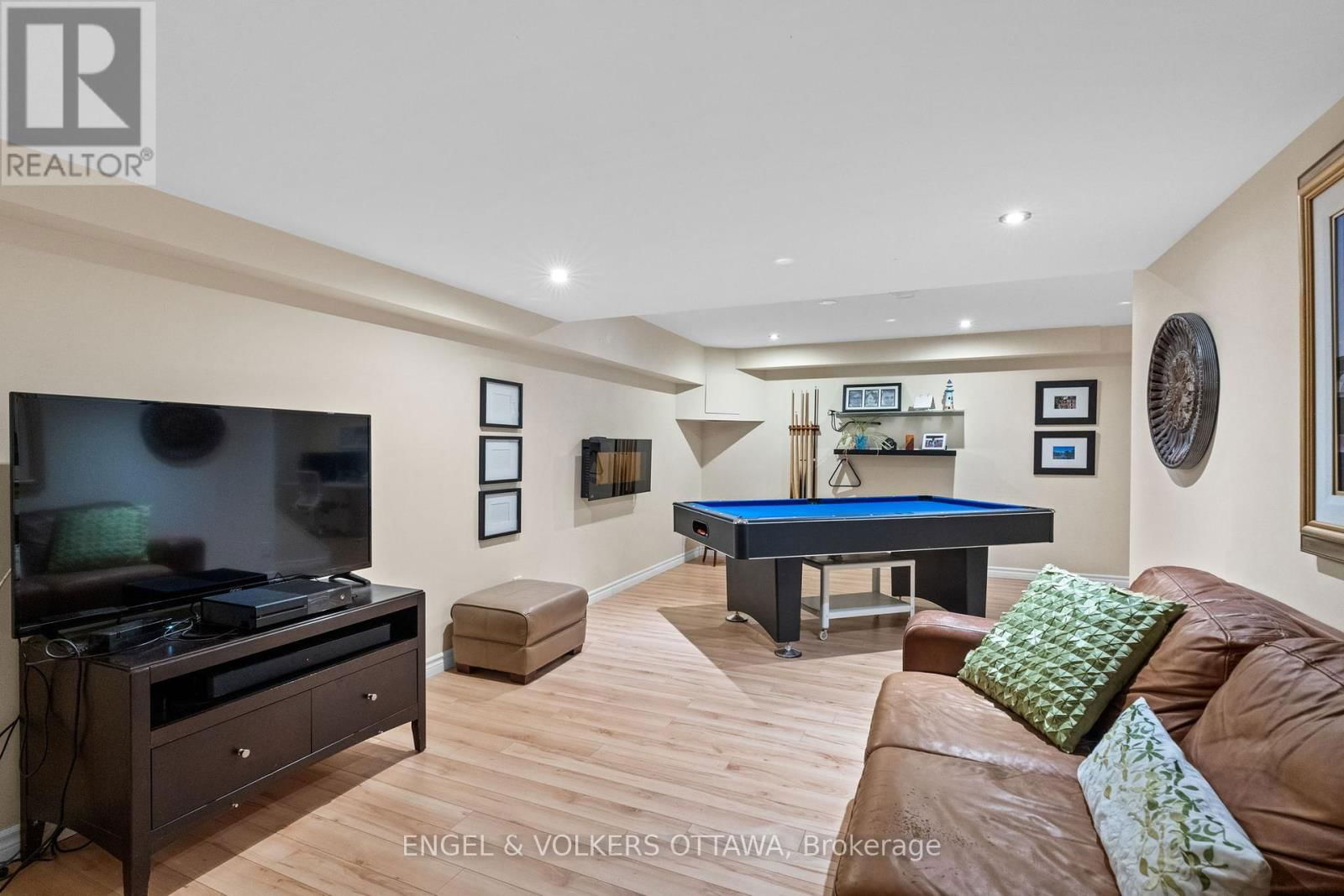 935 FIELDOWN STREET Image 28