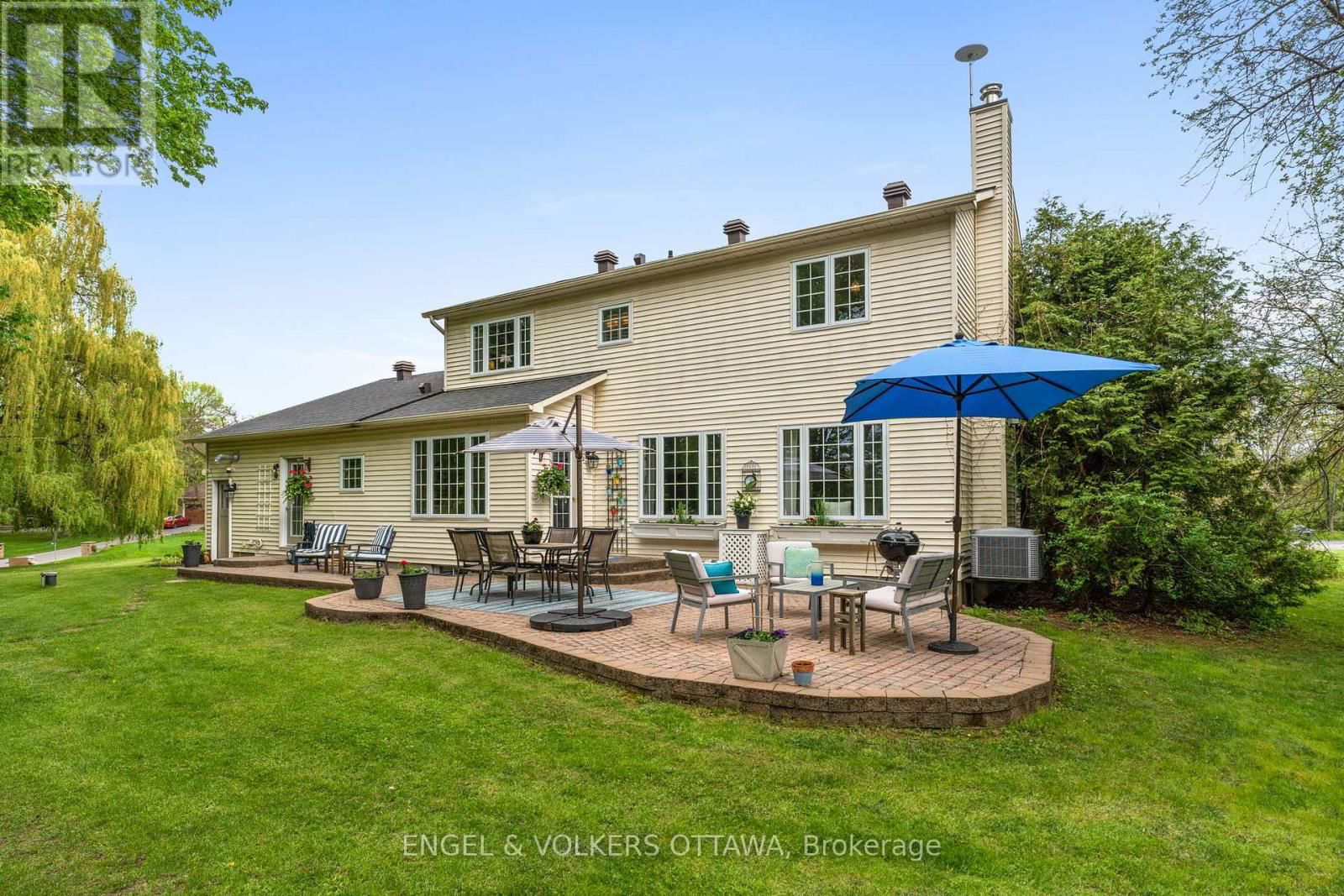 935 FIELDOWN STREET Image 33