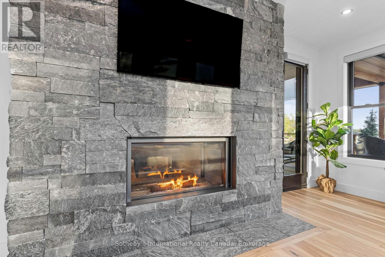 32 A11 ISLAND Image 2