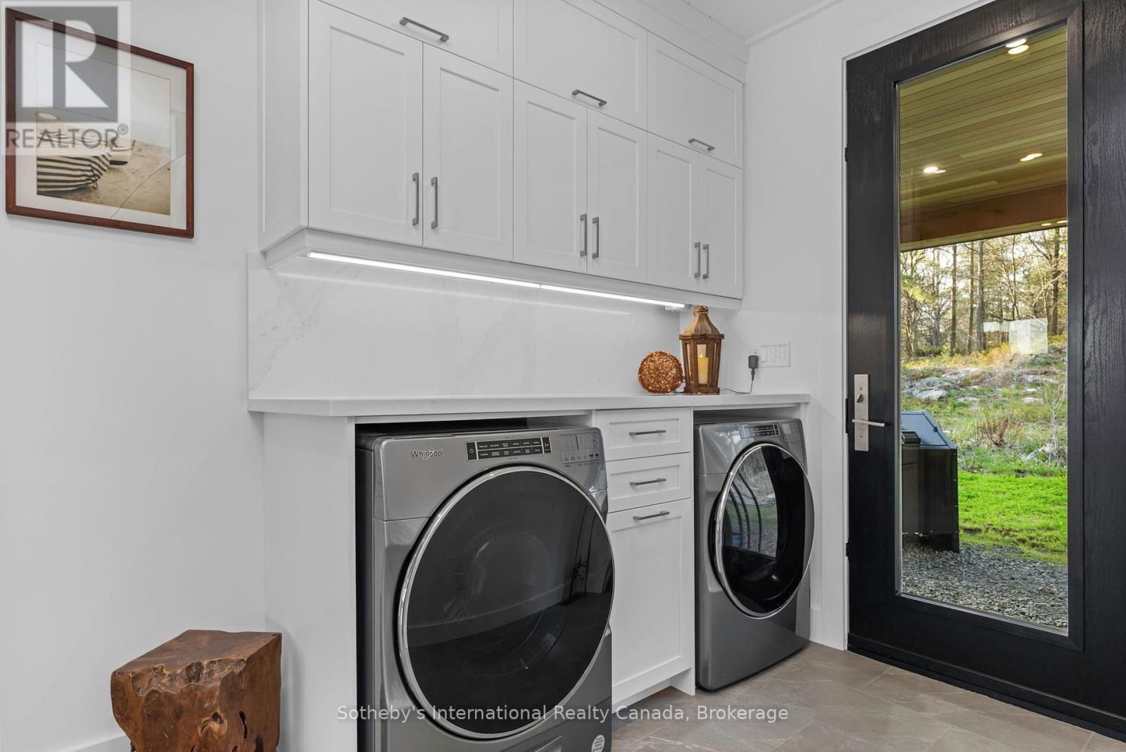 32 A11 ISLAND Image 20