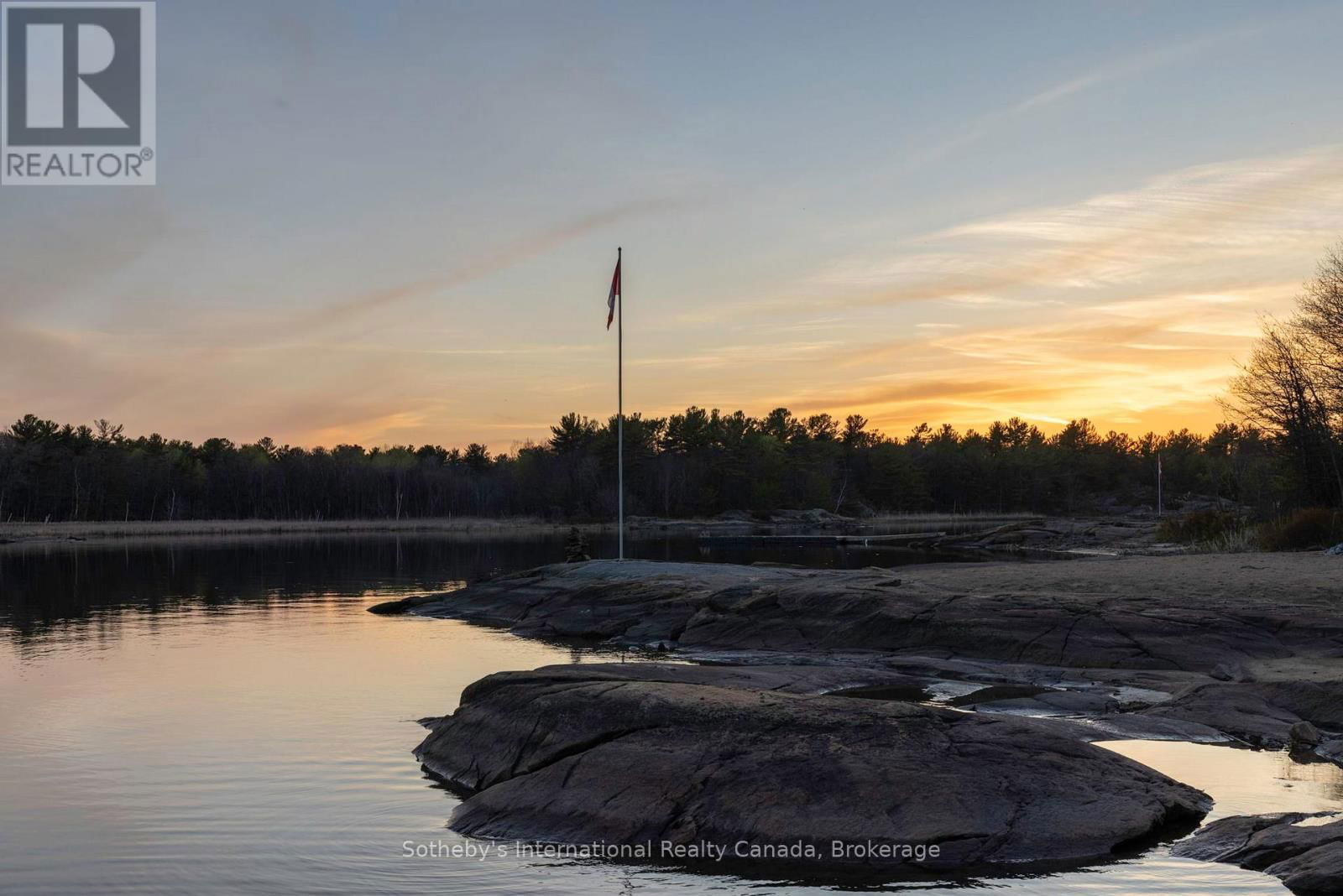 32 A11 ISLAND Image 6