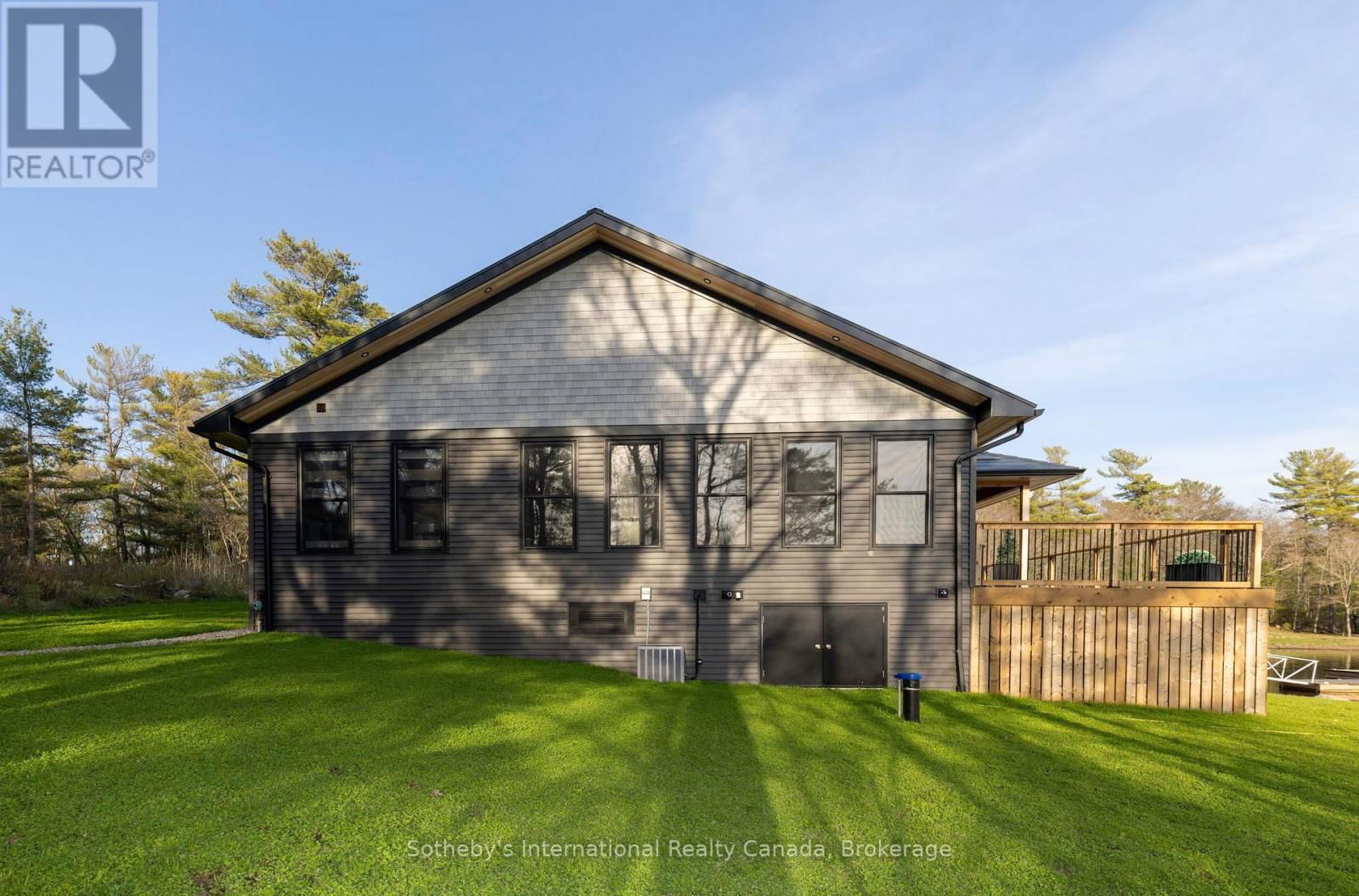 32 A11 ISLAND Image 7