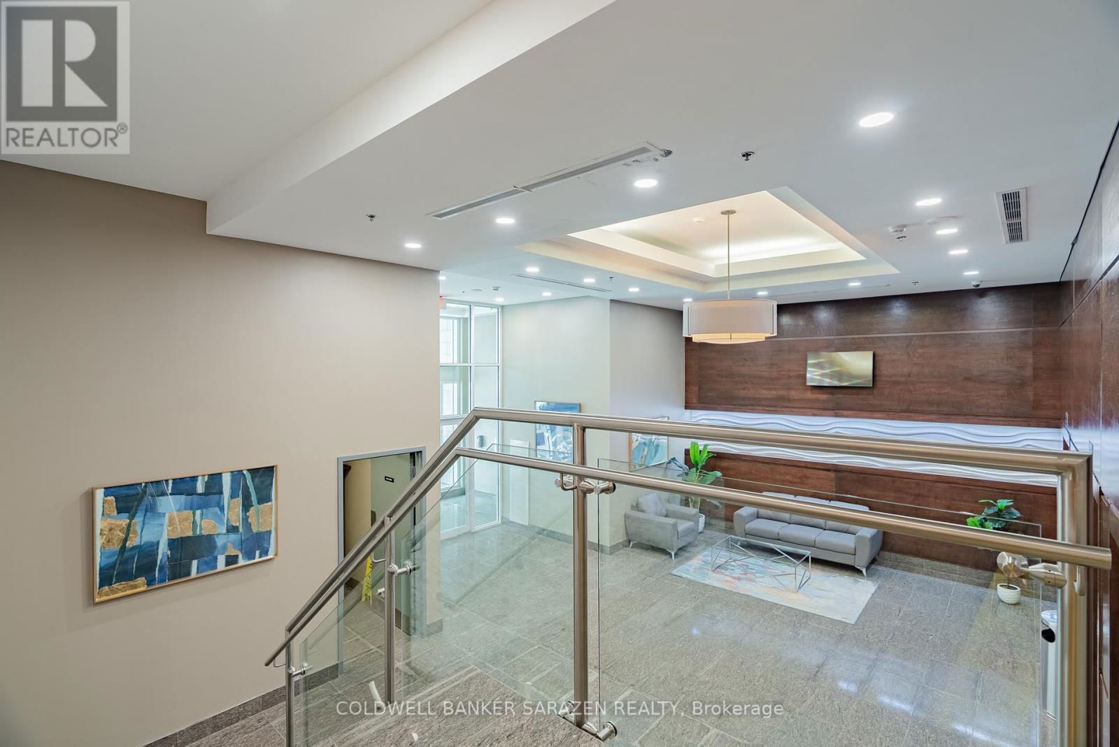 1015 - 238 BESSERER STREET Image 3