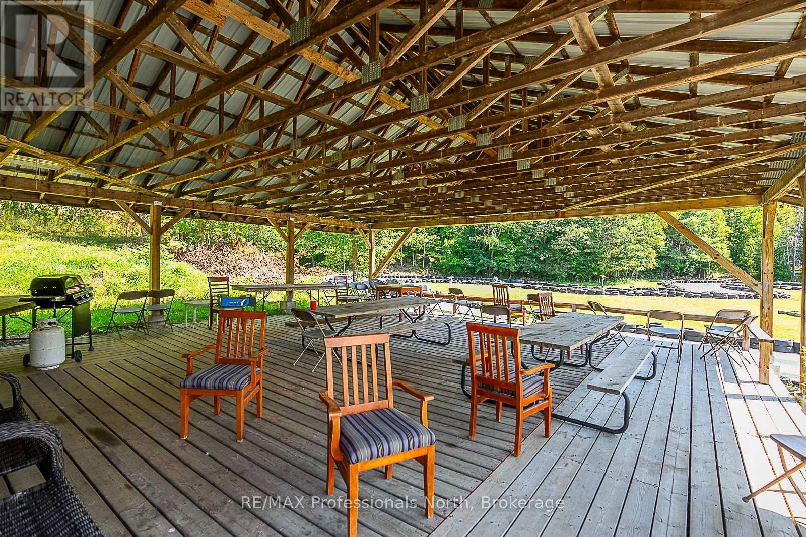 1063 RAVINE ROAD Image 18