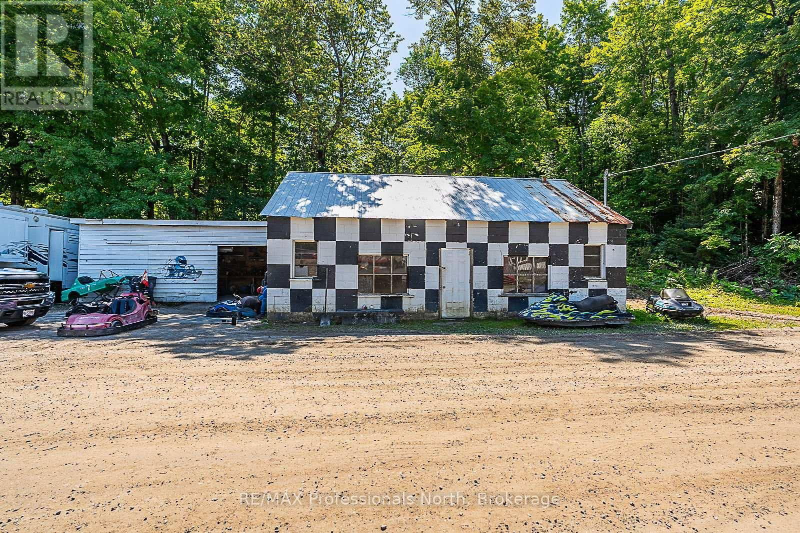 1063 RAVINE ROAD Image 19