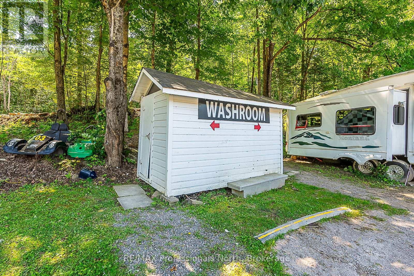 1063 RAVINE ROAD Image 21