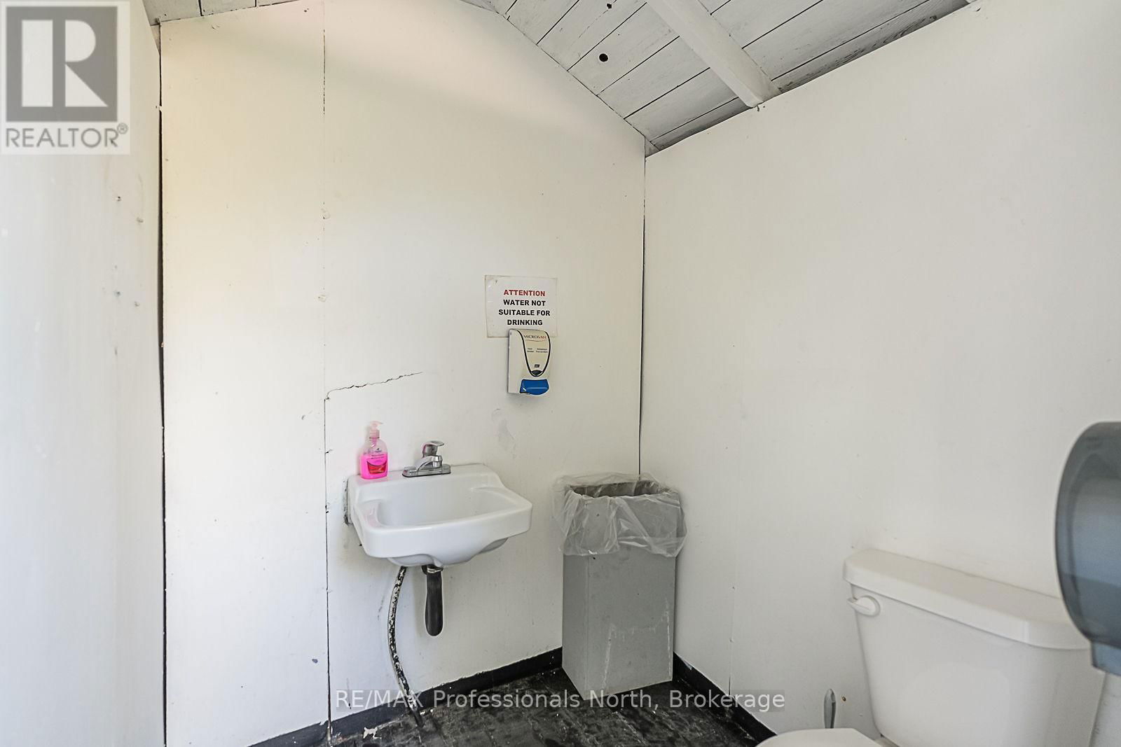 1063 RAVINE ROAD Image 22