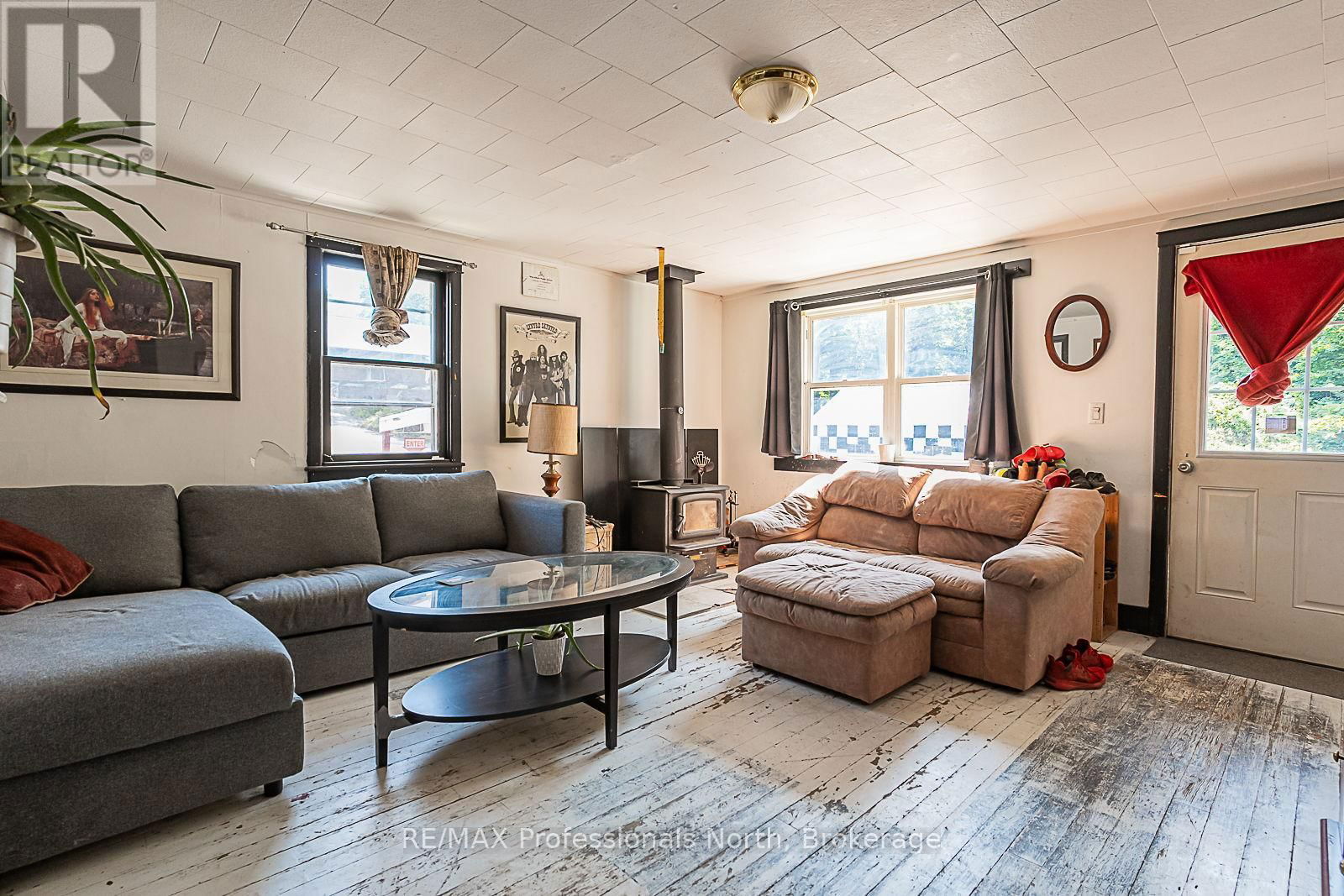 1063 RAVINE ROAD Image 29