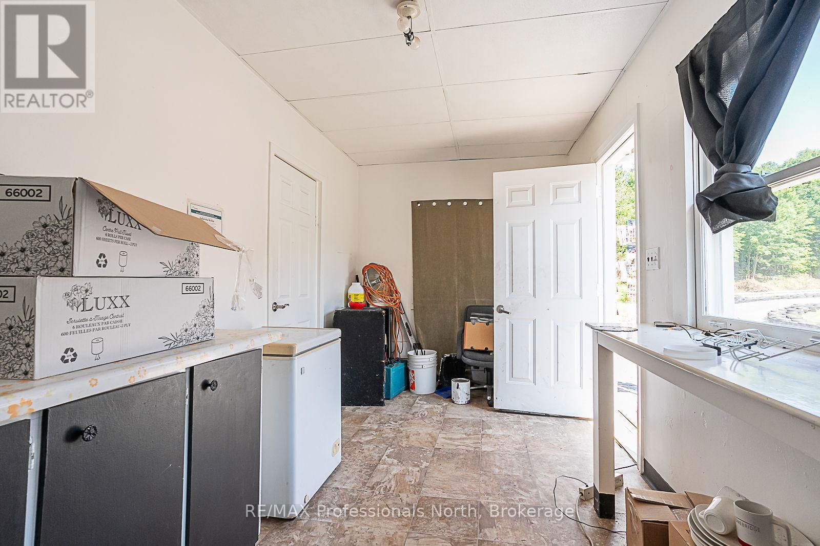 1063 RAVINE ROAD Image 34